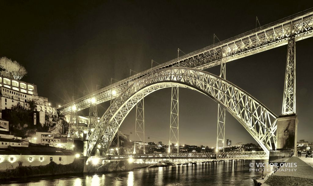 Dom Luis I Bridge at night
