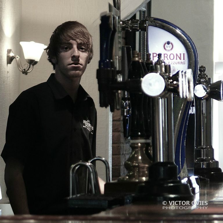 Bartender in Whittlebury