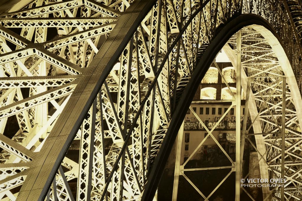 Dom Luis I Bridge at night, Porto. Detail